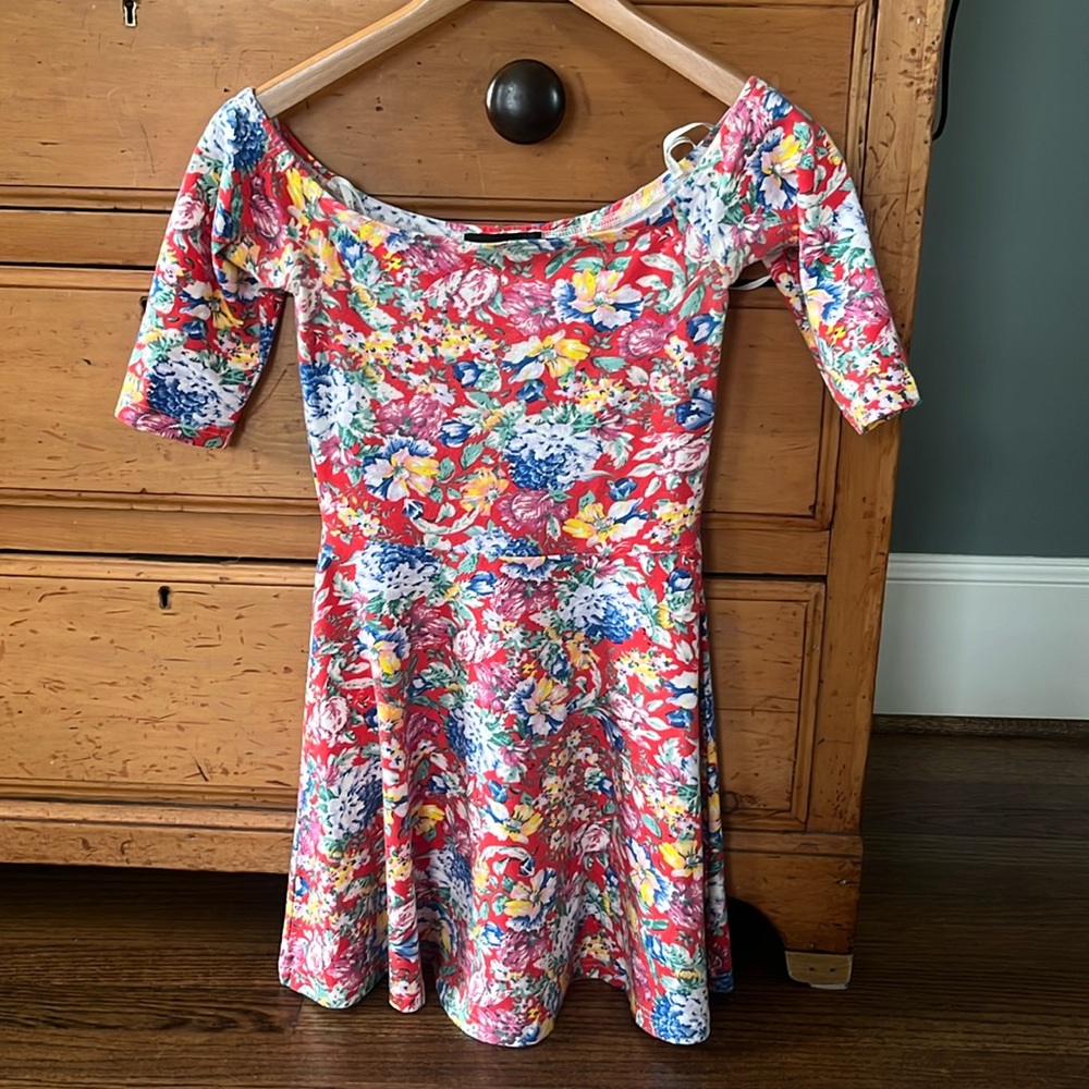 MinkPink off the shoulder dress; good condition